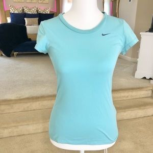 Nike woman’s top
